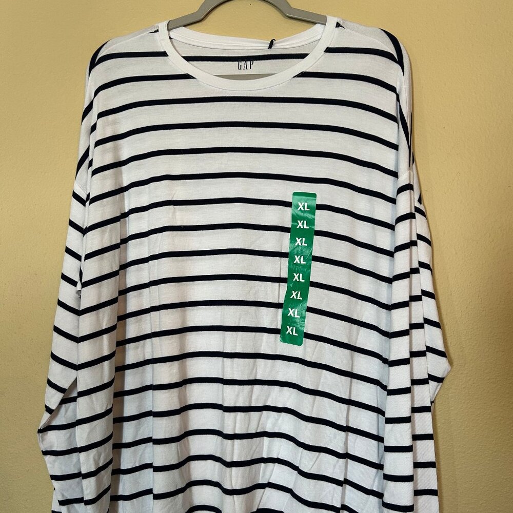 GAP Modern Ribbed Crewneck long sleeve T-Shirt